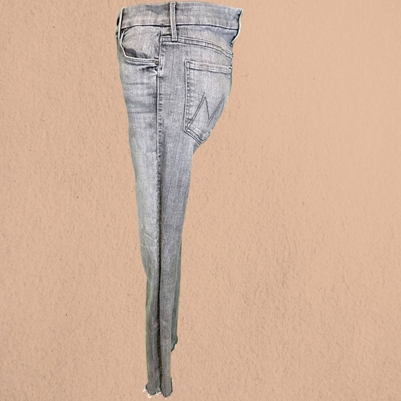 MOTHER Denim ‘The Looker’ Ankle Fray Skinny Jeans in “All Nighter” Gray Size 26 - Picture 7 of 16